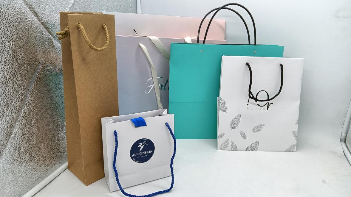 8x8x4 Inch Gift Wrapping Boxes with Lid Coated Paper Bridesmaid Proposal