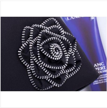 New Arrival Elegant girls beautiful cosmetic bag Wsh Bag with Flower for travel
