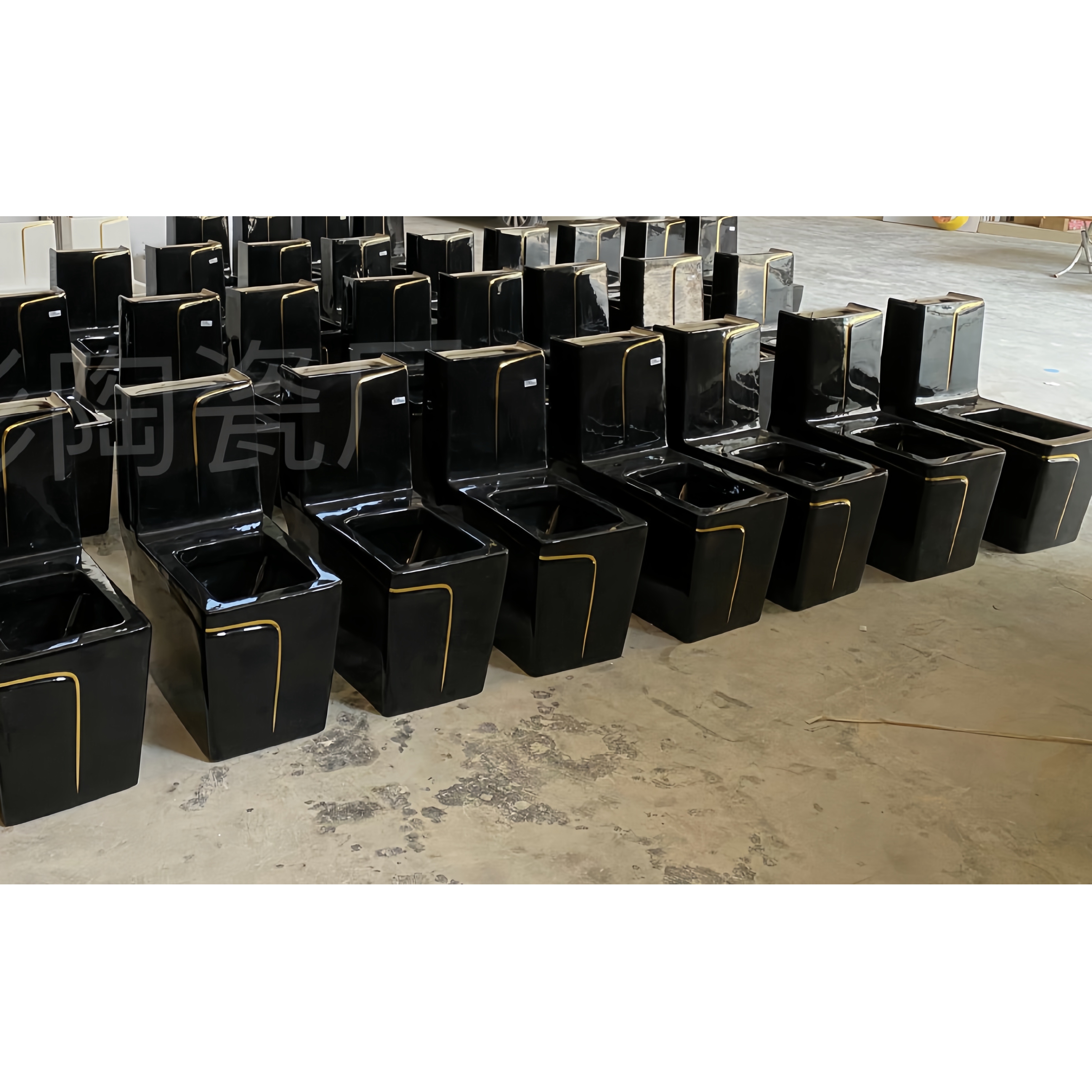 Traditional Design Style Luxury Black Toilet Set with Cleaning Environmental Glaze