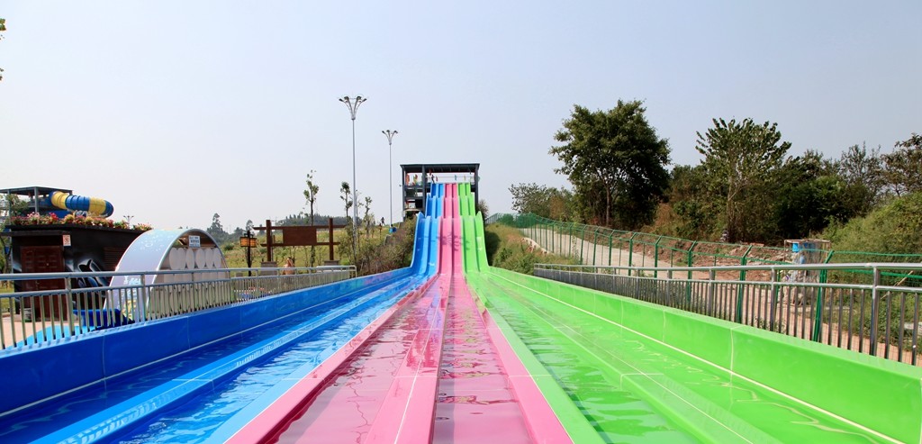 Multi - Lanes Rainbow Custom Water Slides For Aqua Park Fiberglass Material