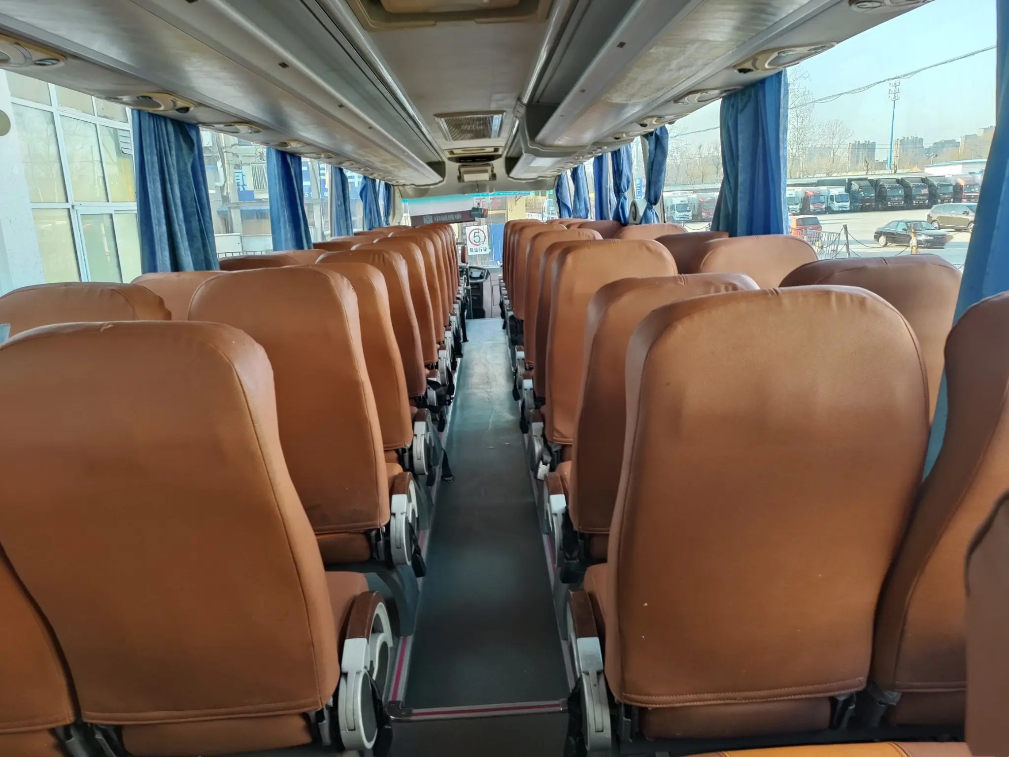 Used Travel Bus Yuchai Engine Double Doors 53 Seats 12 Meters Second Hand Zhongtong Bus LCK6125
