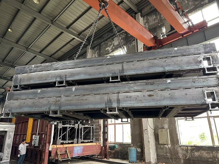 12KW-60KW CNC Fiber Laser Cutting Machinery CTHP6025 CTHP12025 CTHP18035 CTHP24035