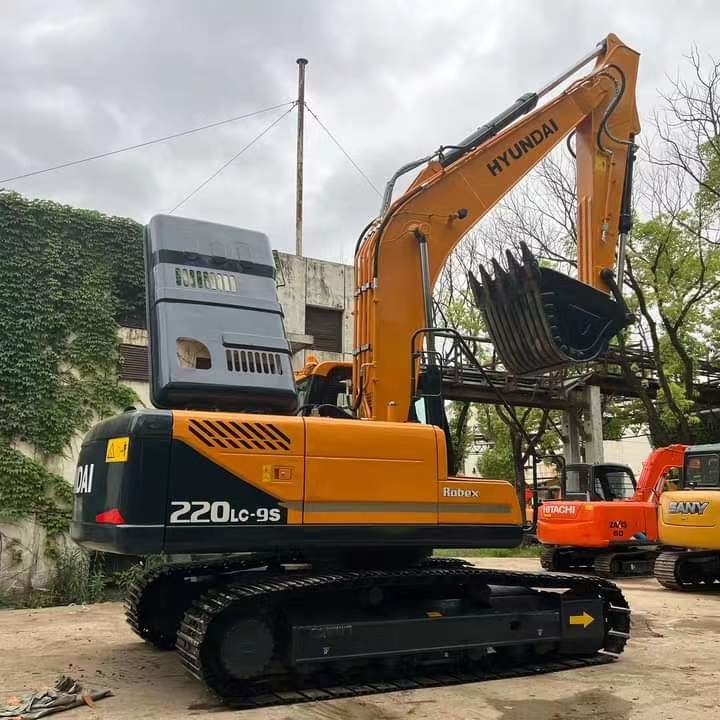 Secondhand Hyundai Digger R220-9S Used 22ton Medium Type Crawler Excavator