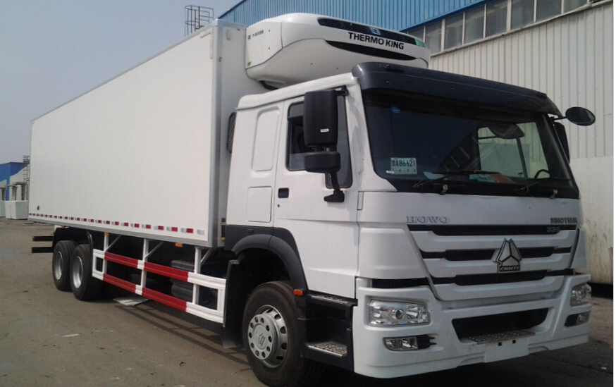 Sinotruk Howo 6x4 25t Fish Meat Transport Fresh Goods refrigerator truck