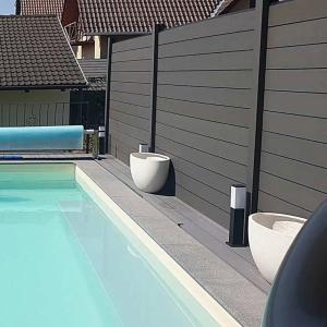 WPC Plastic Wood Fence Boards Rotproof Composite Fence Boards