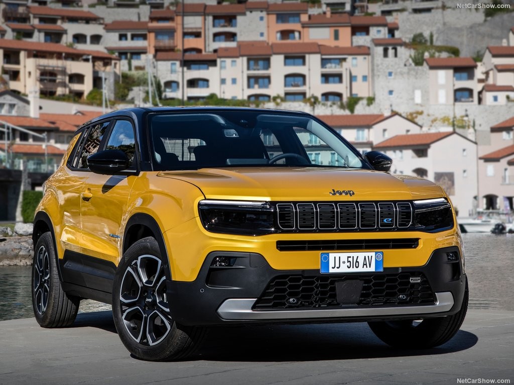 Small Compact Family Focused All Electric Crossover SUV Jeep Avenger With WLTP400km