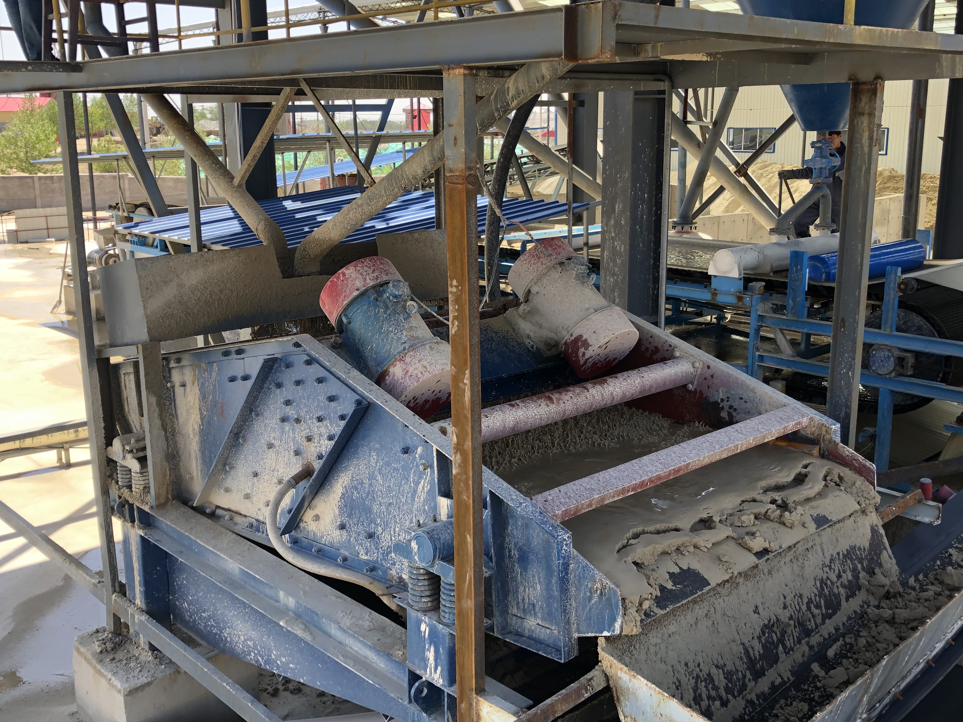 Linear Vibrating Screen Dewatering Machine Dehydrated Medium Screen Customers' Request