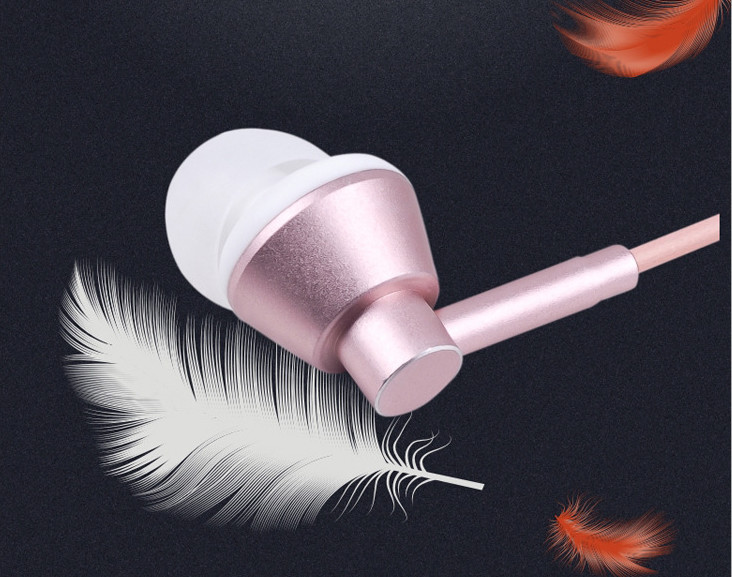 HZD1813E Wholesale design oem premium hands free wired earphone Sensitivty:108±3dB at 1KHz,6mW