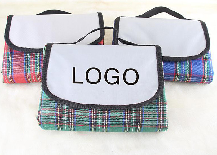 Convenient Fold Up Picnic Blanket Waterproof Beach Mat With Peva Backing
