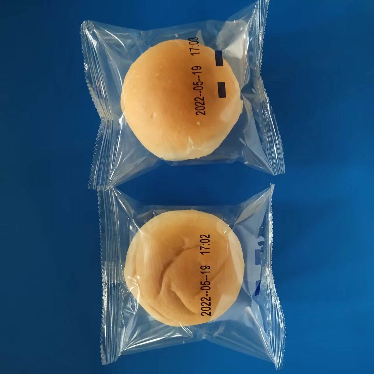 Disposable Wood Plastic Tableware Fork Knife Spoon Packing Machine Pillow Wrapping Packaging Machine For Cutlery Set
