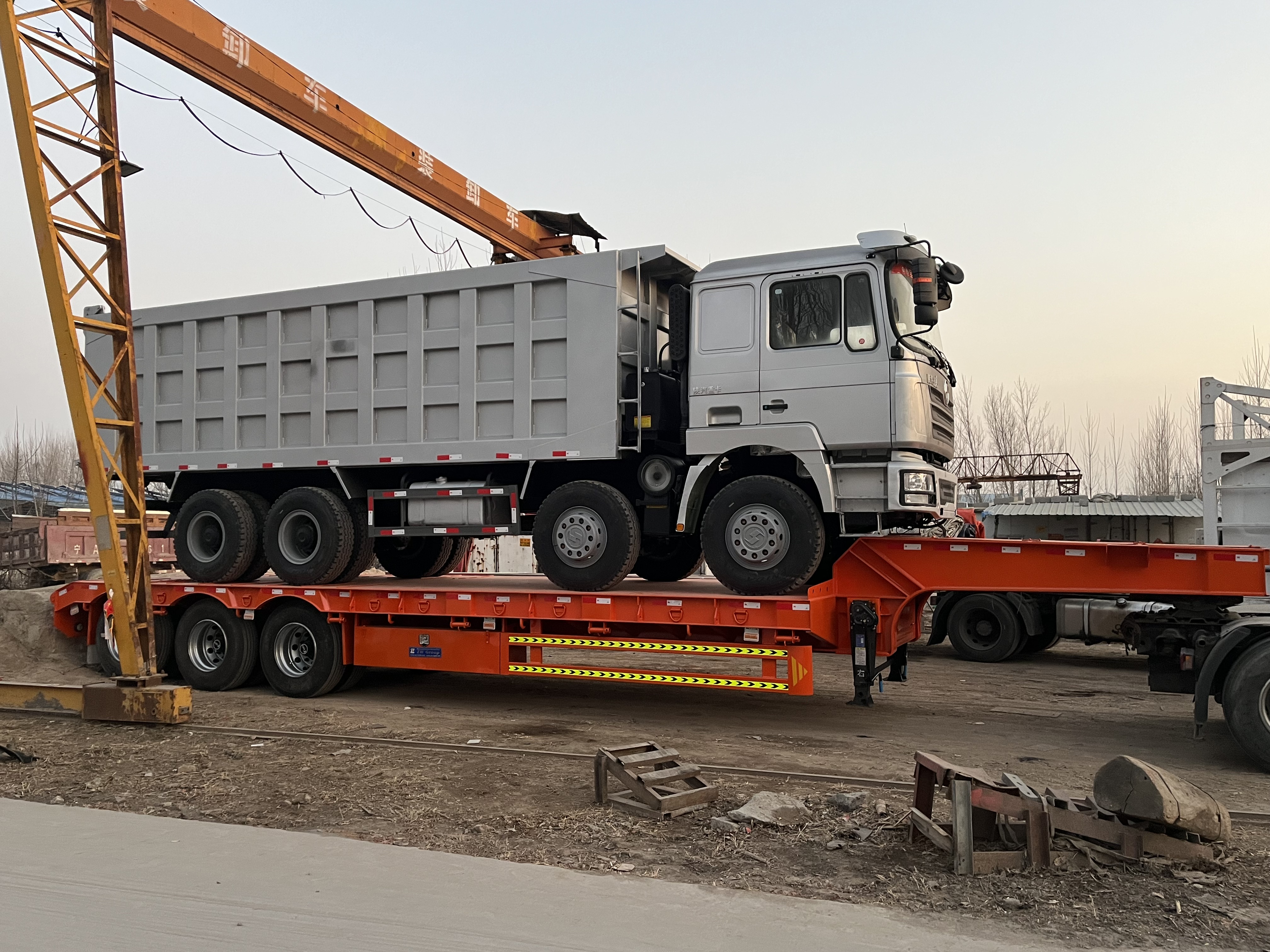 3 Axle 80ton Detachable Gooseneck Lowbed Semi Trailer Heavy Duty Lowboy Trailer For Ghana