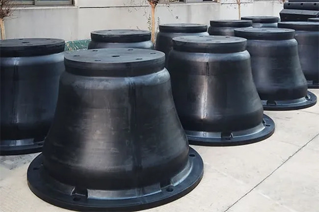 500mm Height Cone Rubber Fenders Boat Large Container Ships
