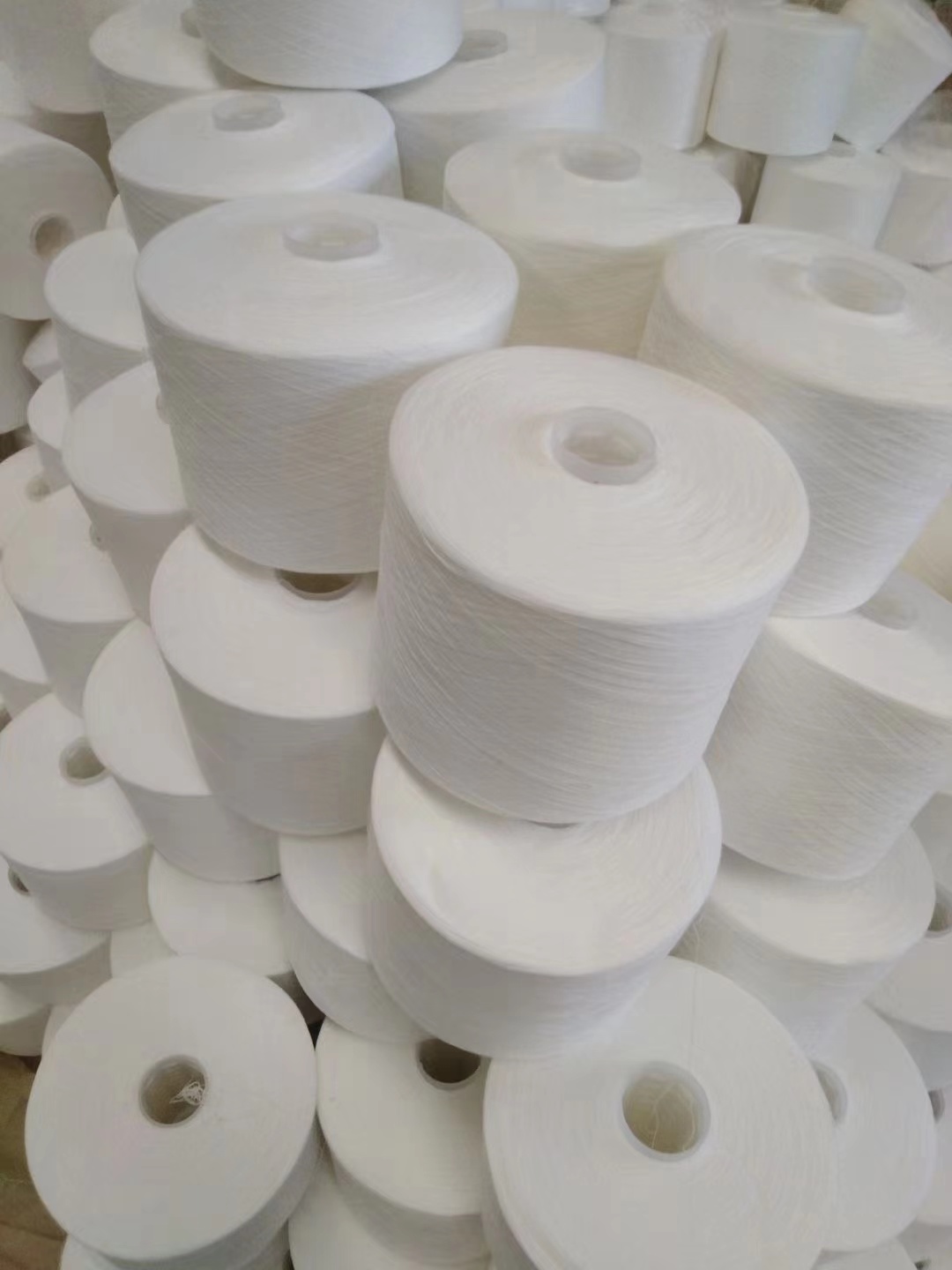 Quilting Kangfa 100% Spun Polyester Sewing Thread Yarn 60/2 Tfo Knotless Dyeing Tube