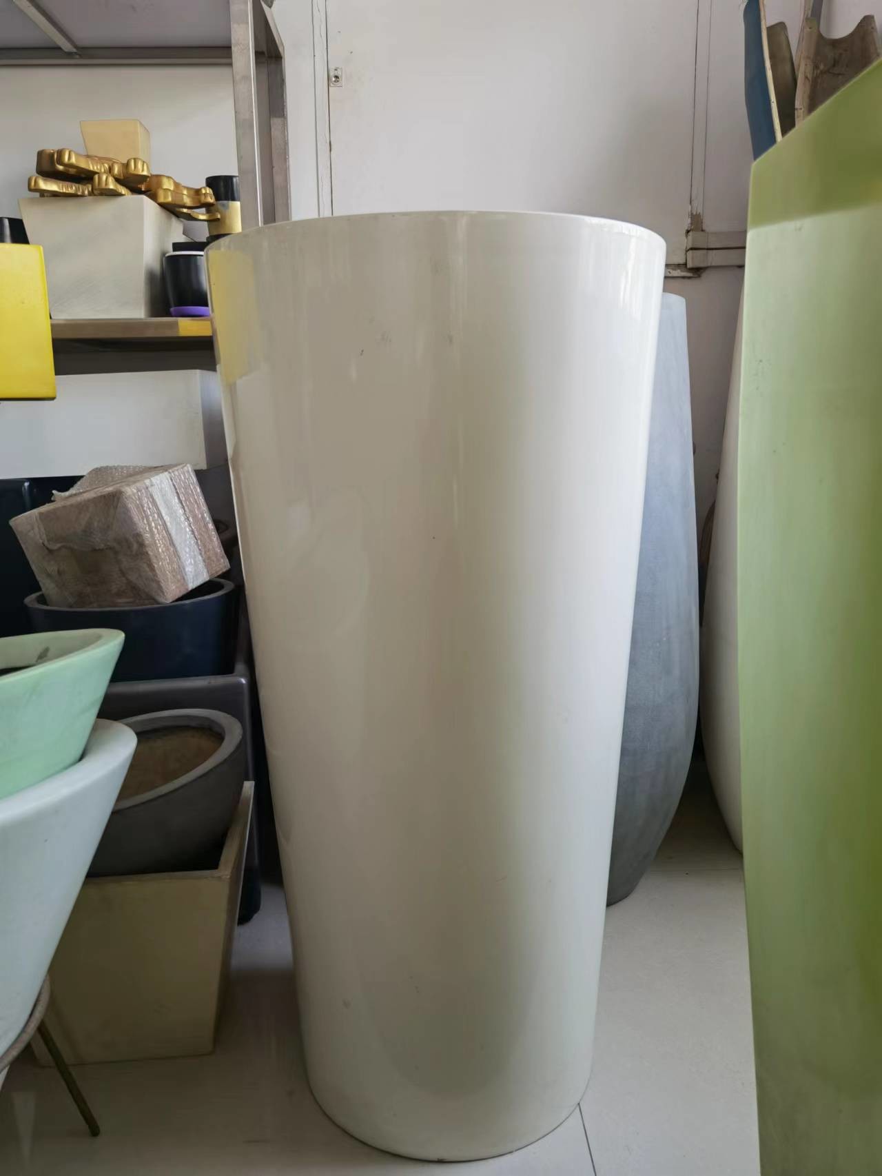 Modern Fiberglass Flower Planters For Indoor And Outdoor