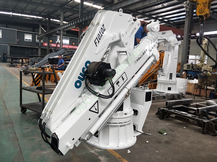 Hydraulic Folding 8M Steel 0.6T Offshore Pedestal Crane