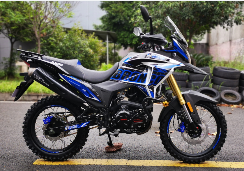 250CC 300CC Off Road Dirt Bike Motorcycle 105Kmph Top Speed 8 Colours