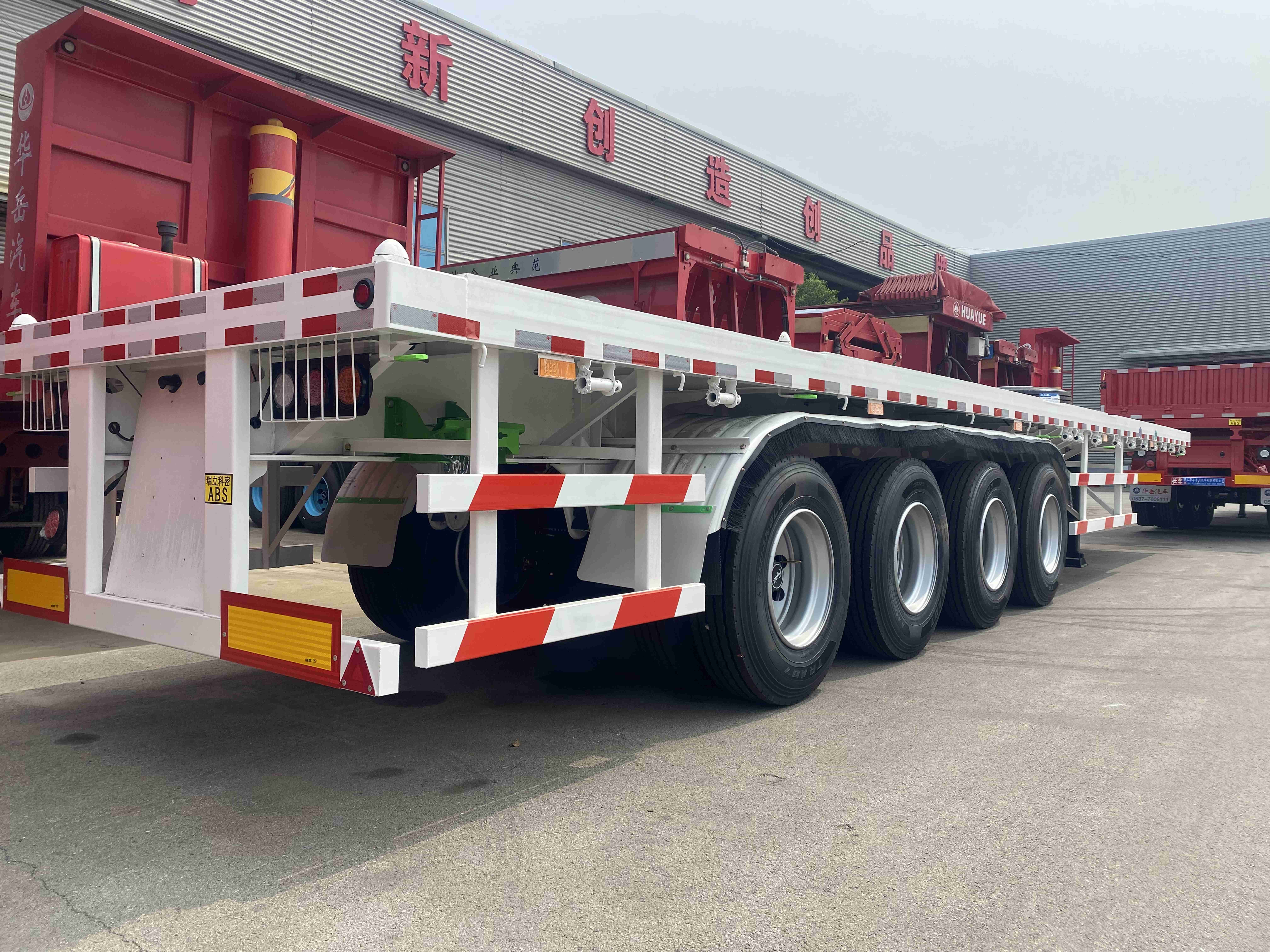 CIMC 40 Ton 60t 2/3 Axle 20FT 40FT Container Chassis Used Flat Bed Gooseneck Skeleton Truck Flatbed Trailer