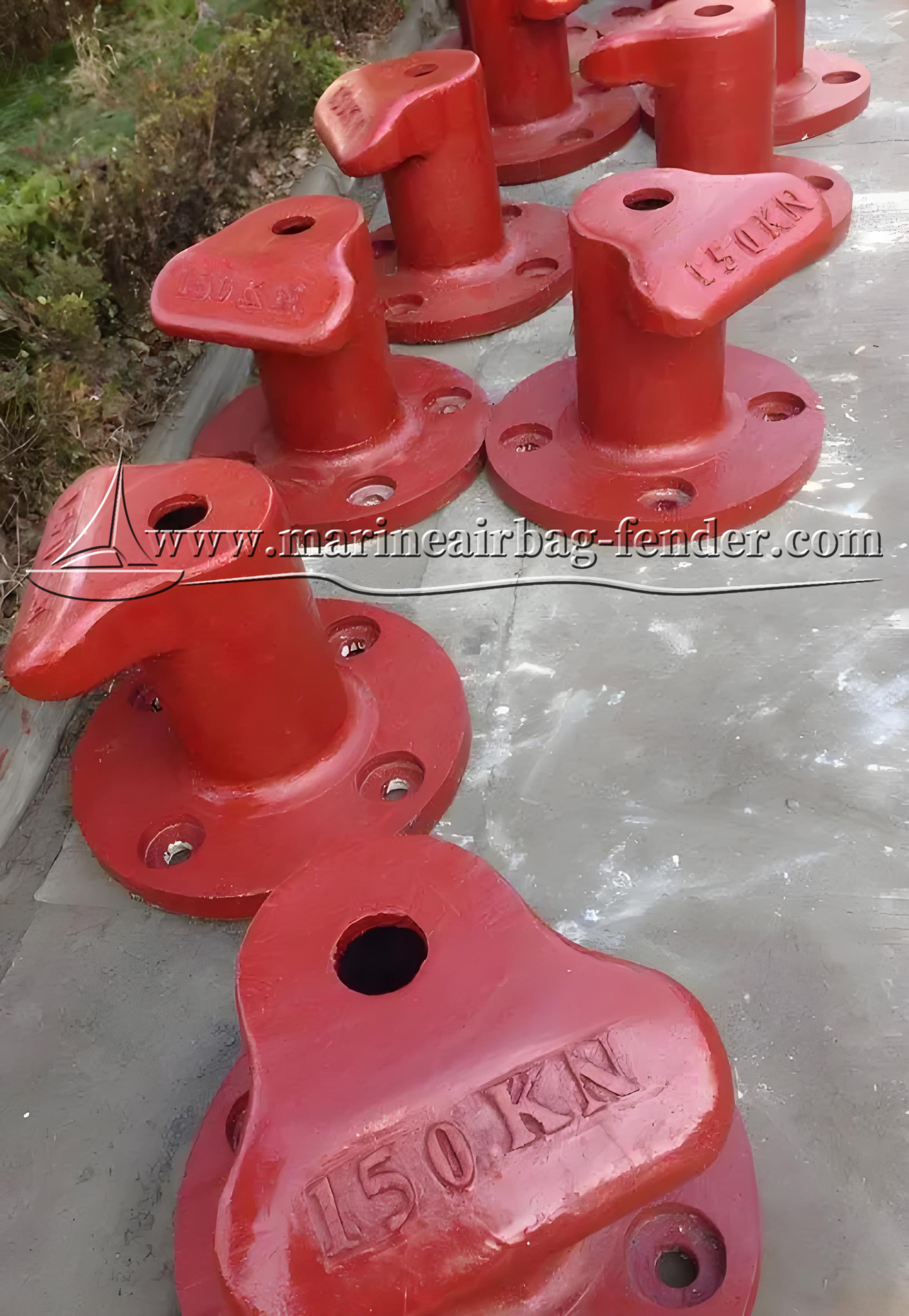 Painted Steel Ship / Boat Bollard Anti Corrosion For Marine Docks