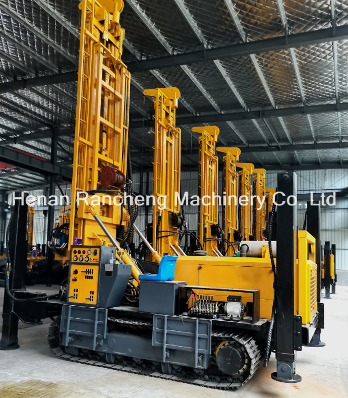 Hydraulic Pneumatic Water Well Drilling Equipment 500m Bore Depth 118KW Engine