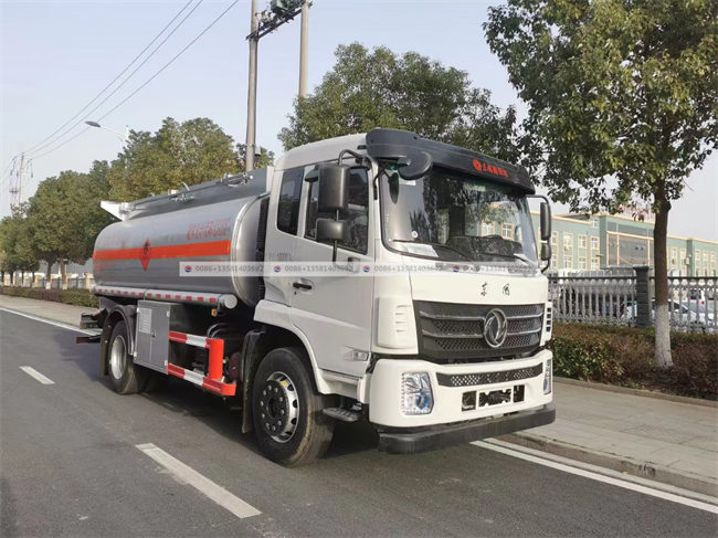 Dongfeng 4x2 12000l Fuel Tanker Truck Crude Gas Diesel Oil Tanker Middle Size Fuel tank Truck With Dispenser