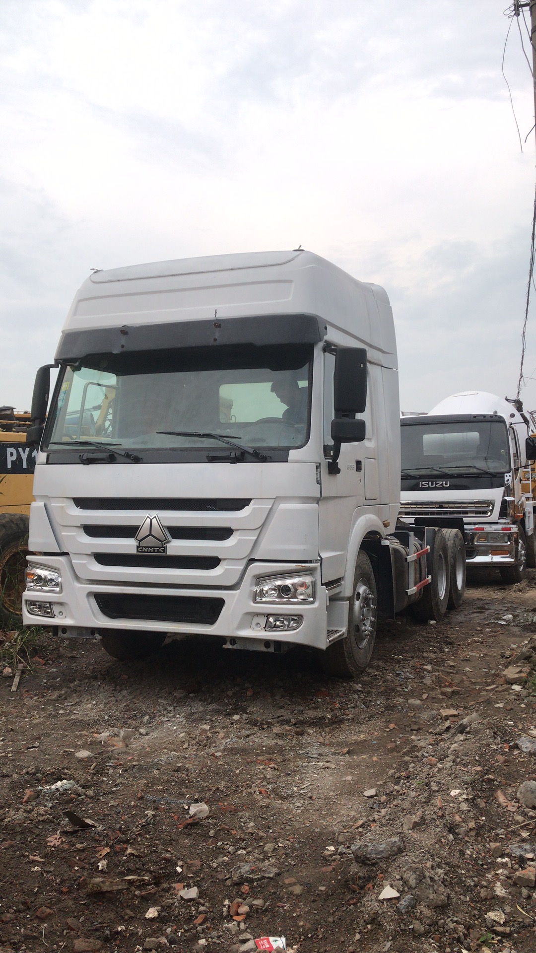 howo tractor truck sinotruck for sale