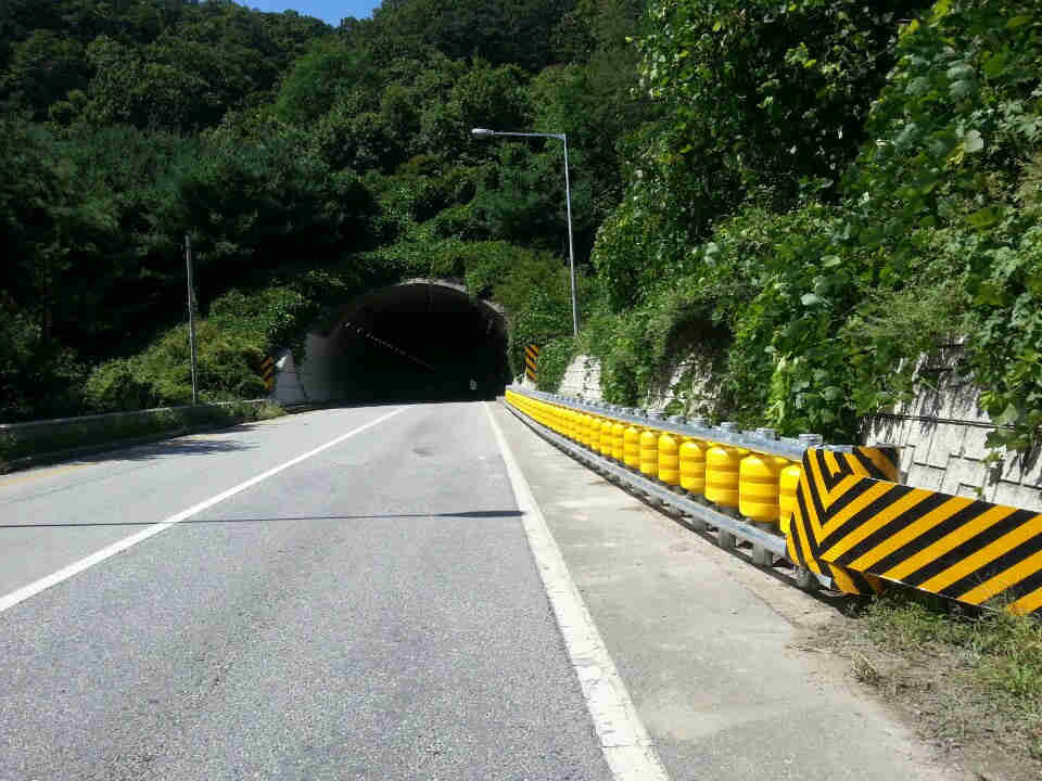Safety Rotating Guardrail Rolling Barrier Guardrail System Anti Corrosion