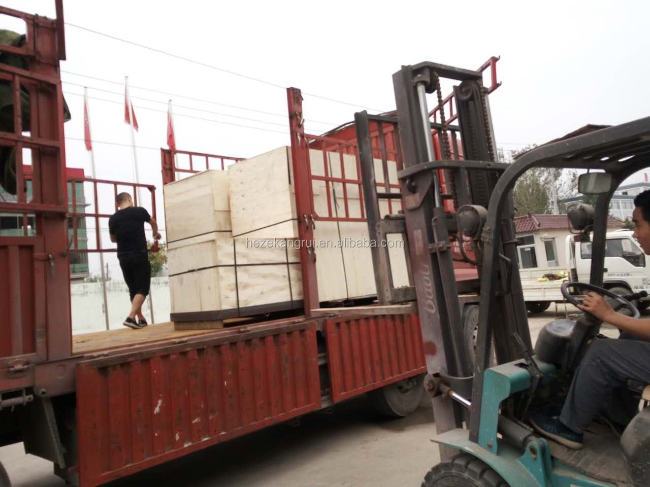 520kg Output Electric Driven Economical KC-NGY-L Capsicum Plaster Manufacturing Plant