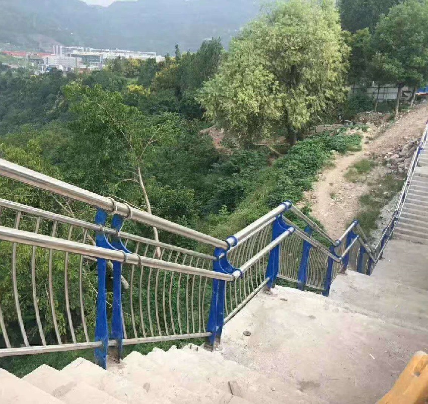 Anti Collision Stainless Steel Guardrail 304 201 River Municipal Tubular Stair Railing