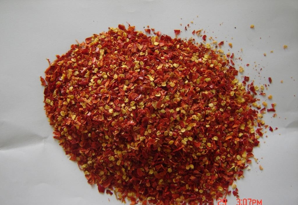 Chaotian Crushed Chilli Peppers 16 Mesh Sterilized Red Crushed Chilli