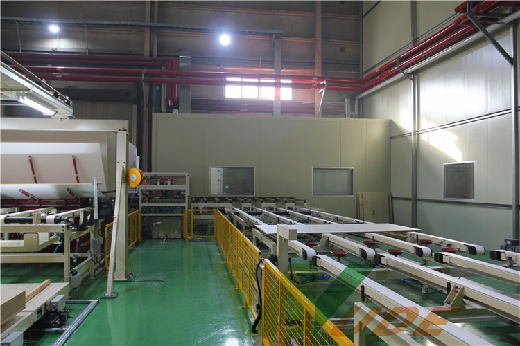 Single Layer PB / MDF Board Laminating Line , Hot Press Lamination Machine
