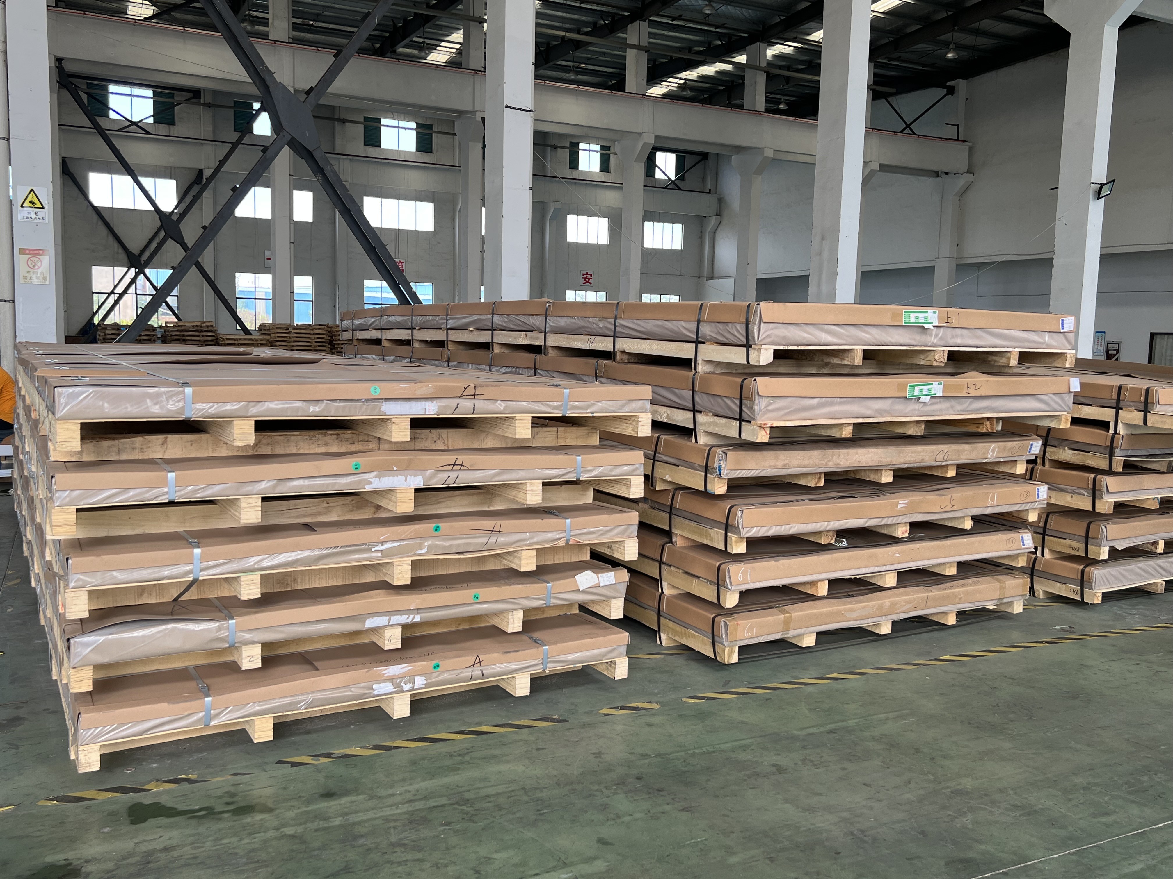 A3003,A3004,A3105 H12,H14,H34,H32,H36,H111,H112 Aluminum Alloy Sheets Width 1250mm Embossed Surface