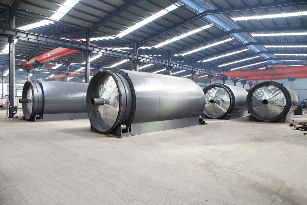15.5kw Rotary Type Recycle Convert Waste Tires and Plastic to Fuel Oil Pyrolysis Machines