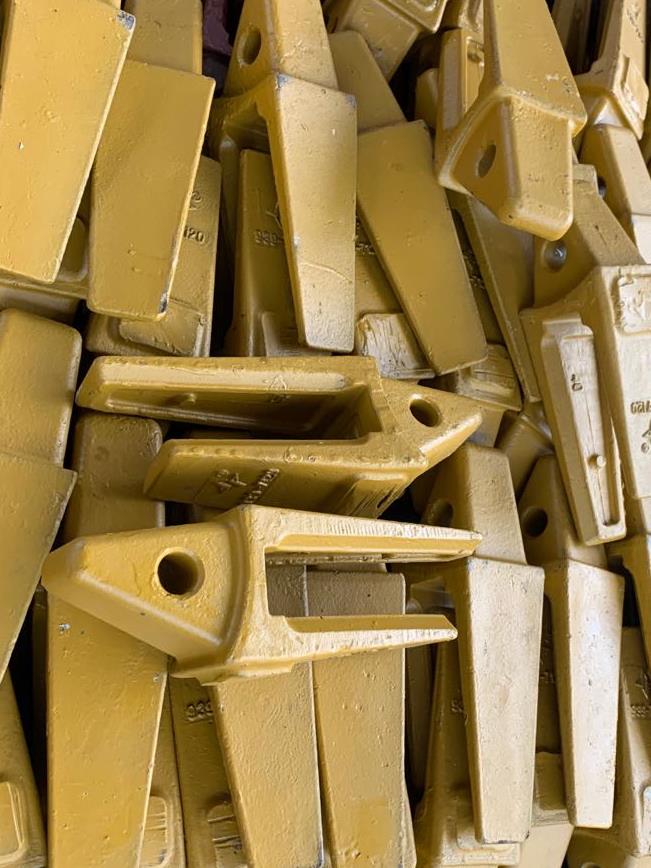20 ton Excavator Bucket Teeth PC200 Stiff Excavator Bucket Adapter