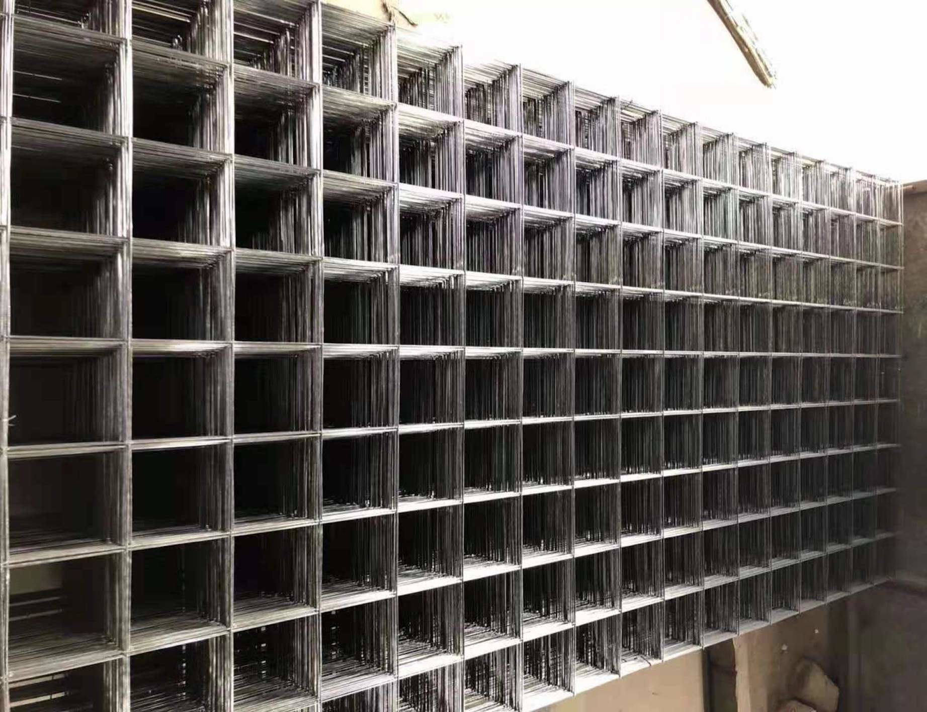 30m Stainless Steel Wire Mesh Panels 2m Welded Wire Mesh 2x2