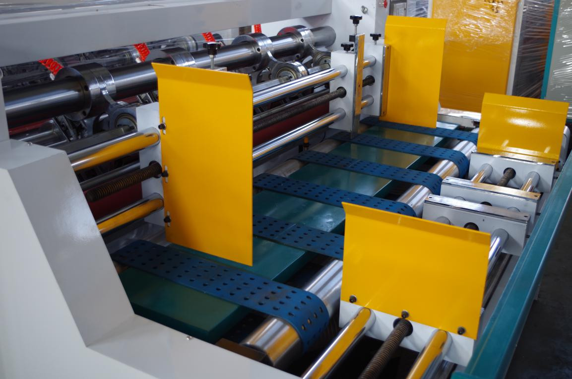 Manual Movement Thin Blade Slitter Scorer Machine With Four Knives