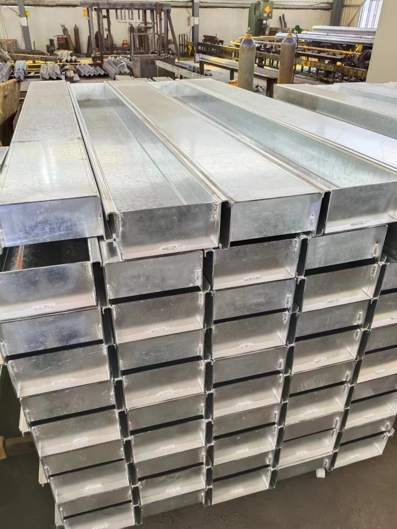Durable Plastic Concrete Retaining Wall Sleeper Mould With Customizable Specifications
