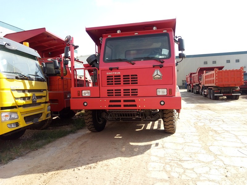 Sinotruk 70 Ton HOWO Mining Dump Truck Heavy Duty 180Ah Storage Battery