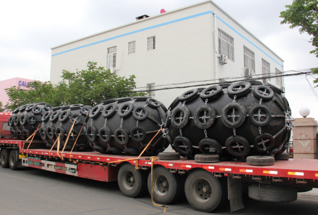 0.08mpa Ship Rubber Fender Docking 2500 X 5000mm Yokohama Pneumatic Rubber Fender