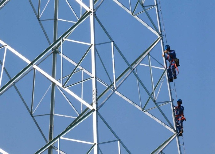 Outside Cell Phone Signal Tower , Telecommunication Self Supporting Lattice Tower