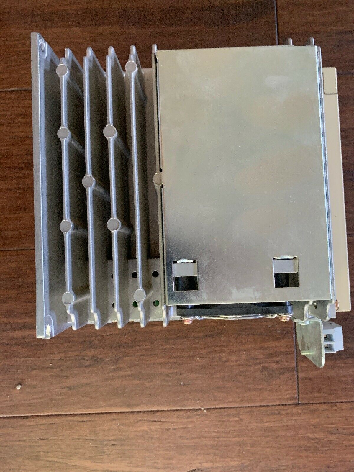 SGDM-05DN brand new and original, OUTPUT 1.9AMP 0.5KW , 3 PHASE 380-480 VAC 50/60HZ