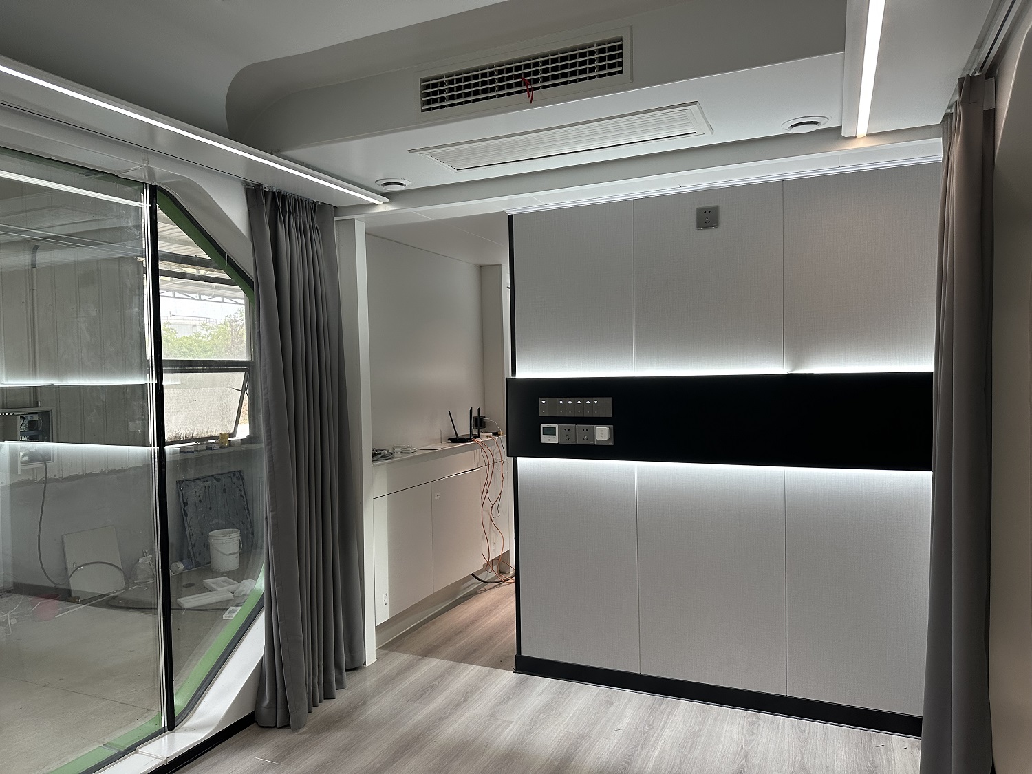 Mobile Container Hotel Prefabricated Capsule House For Touring Online Technical Support