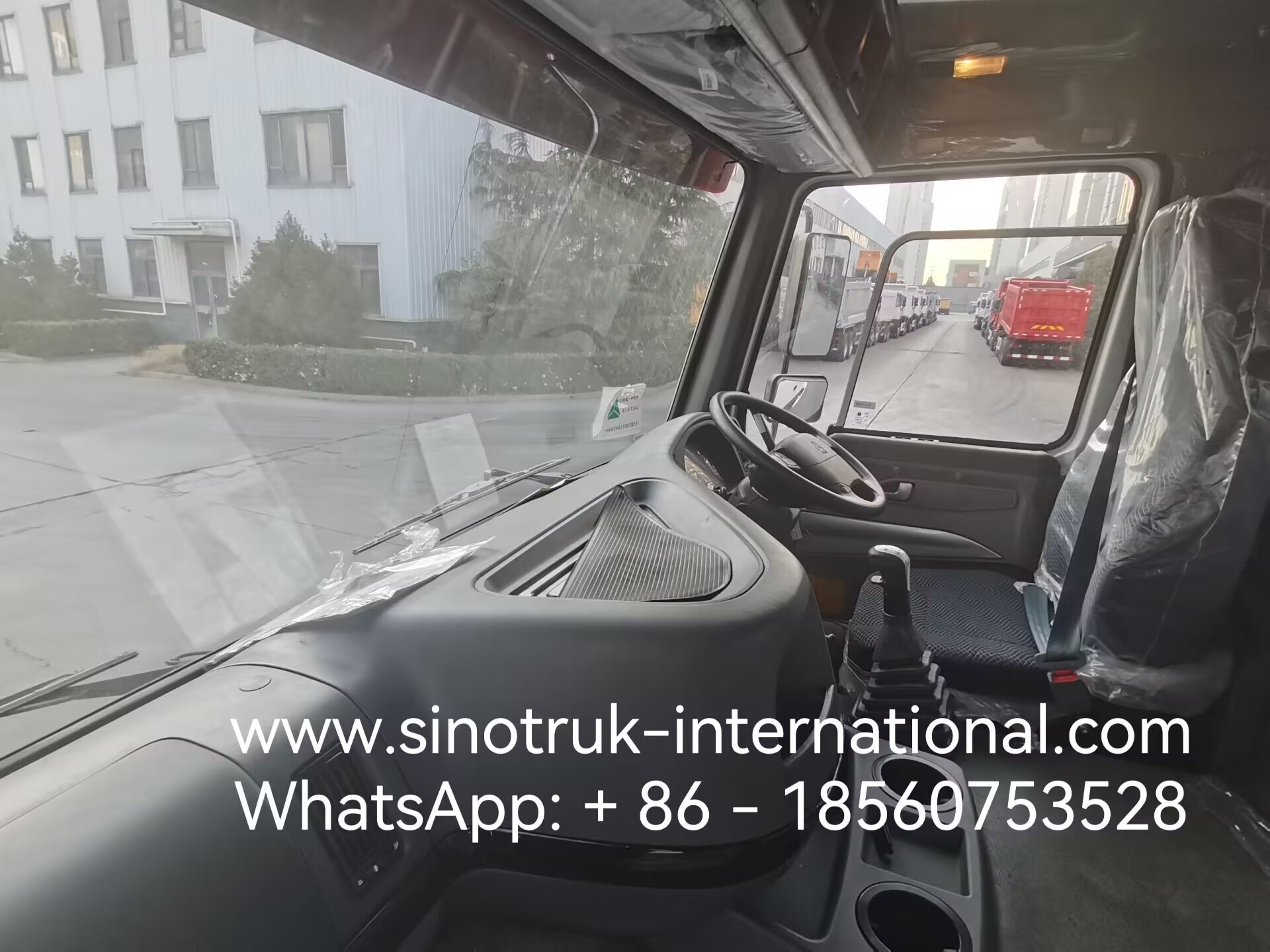 Sinotruk Howo Concrete Mixer Truck 380HP 6-10CBM 6 X 4 Euro 2 Mixing Plant RHD