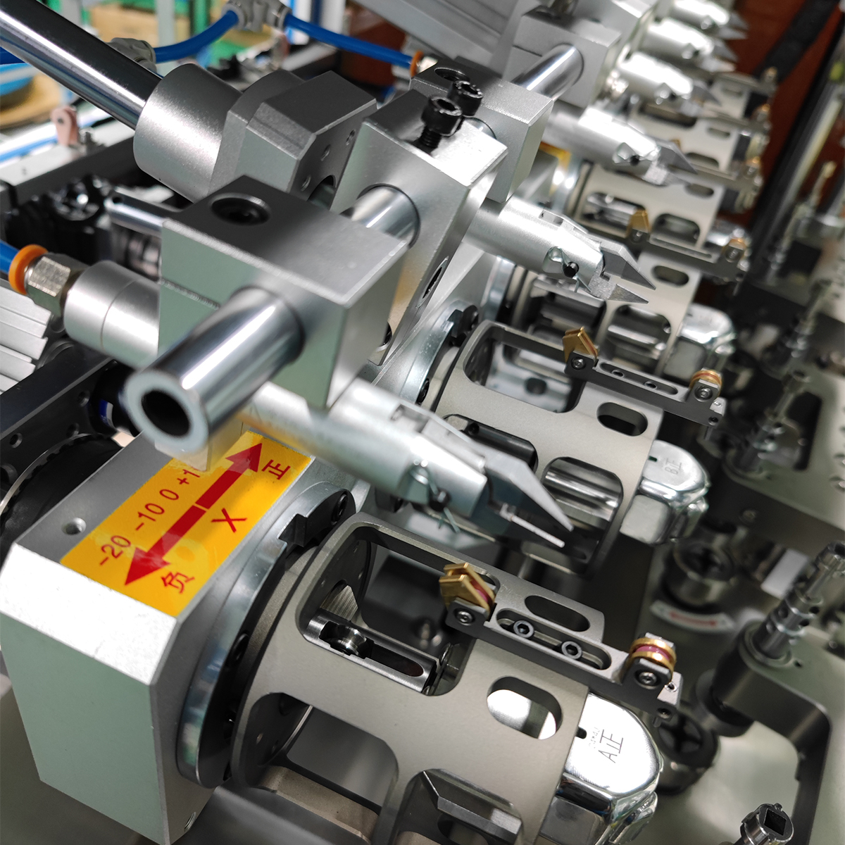 Conical Motor Winding Machine and 0.1 Degree Transfer Accuracy for Stator Engine Core