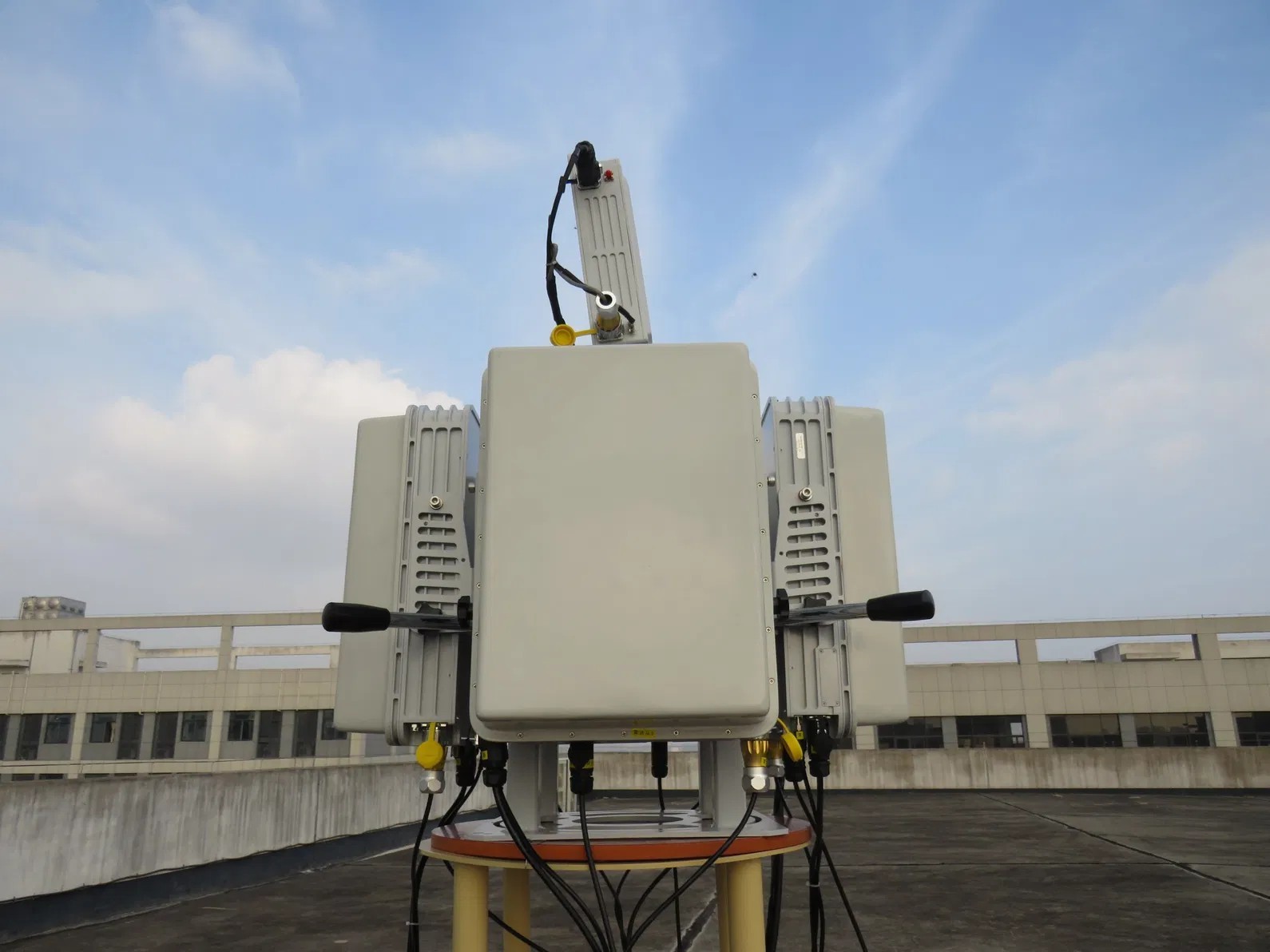  Military Digital Phased Array Radar Drone Detection Radar 1.2km Range All Weather Manufactures