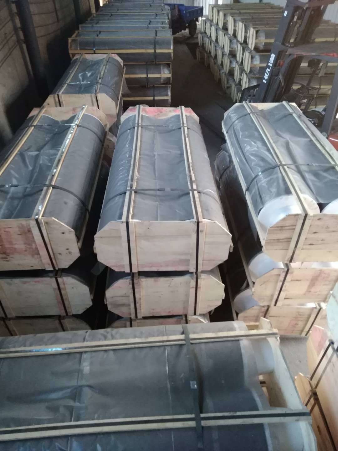 UHP Grade Refractory Products Graphite Electrode High Density For Steel Plant