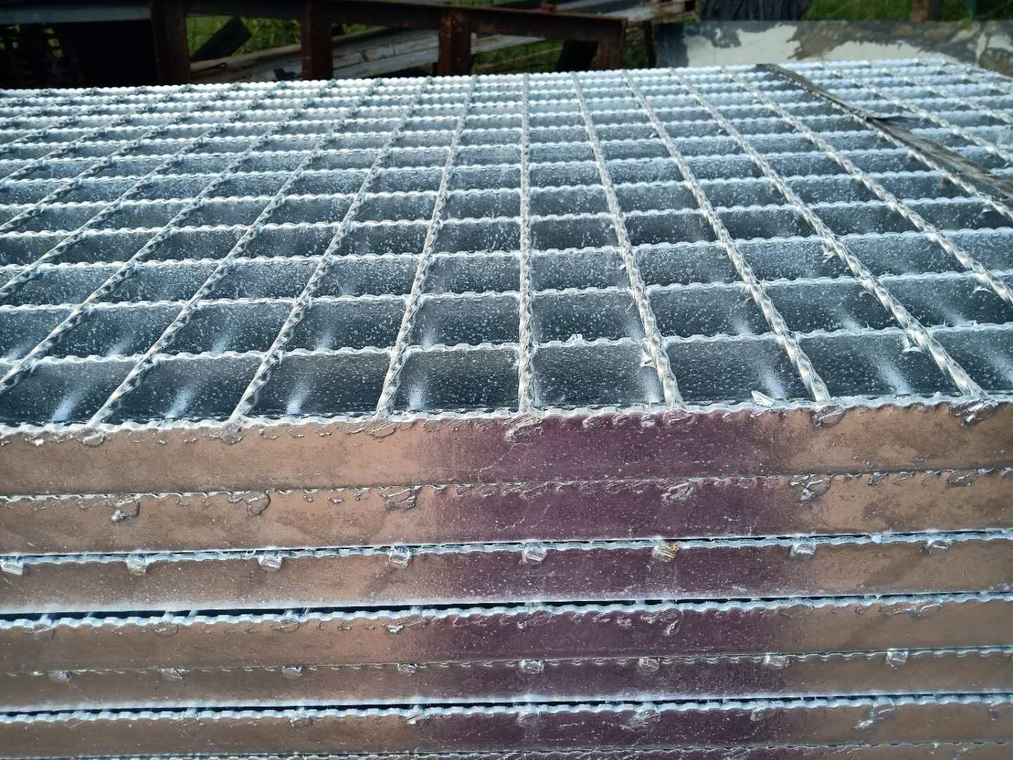 Mild Steel 20 X 3 To 100 X 10 Serrated Grating