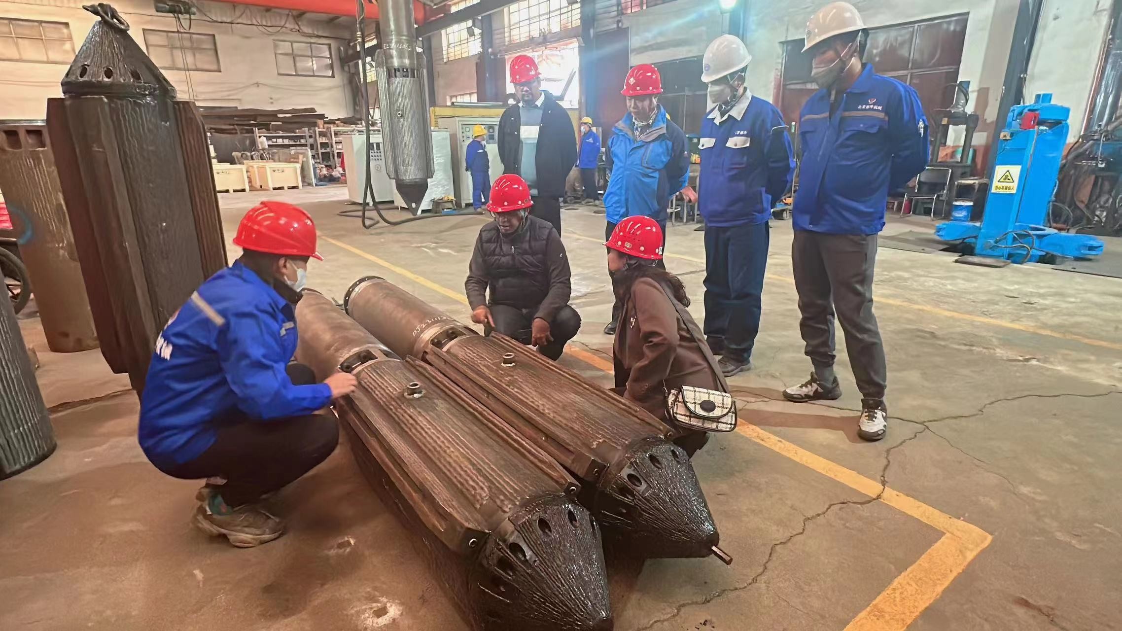 208 Lpm Oil Level Hydraulic Vibroflot Adjustable Vibration Frequency For Foundation Treatment Improvement