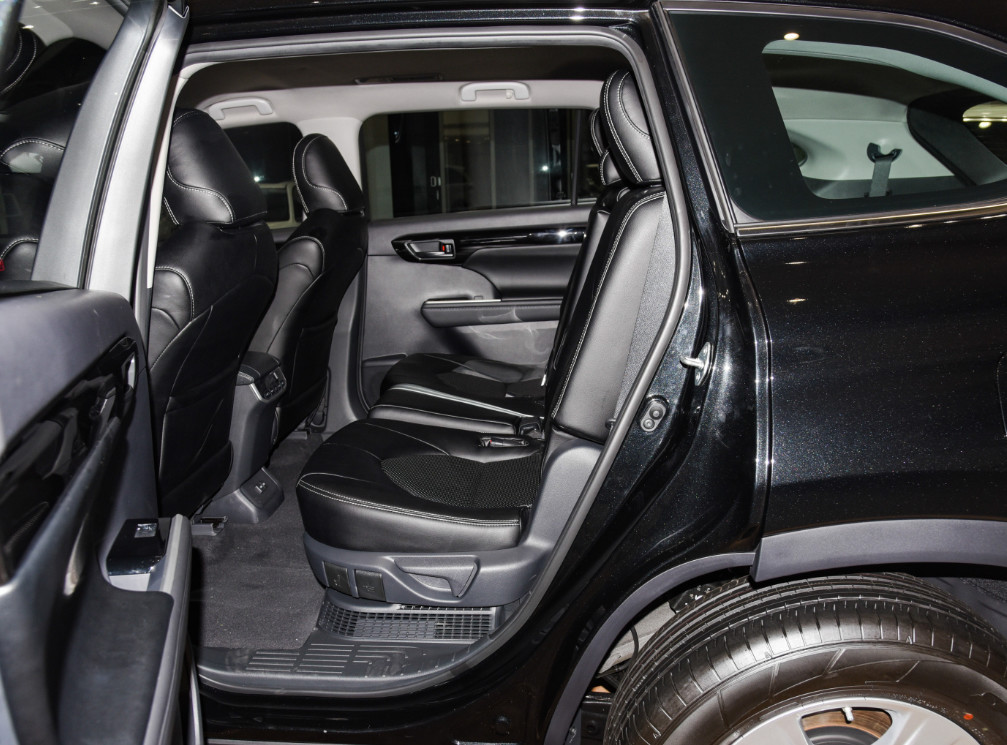 Toyota Highlander SUV Gasoline Powered Cars 7 Seaters Highlander Suv