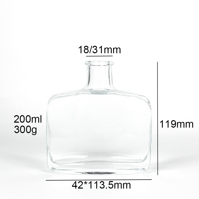 Transparent 300ml 500ml Empty Glass Wine Bottles Embossing Electroplating
