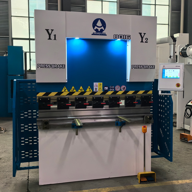 WC67K-80T1600 Hydraulic Press Brake Sheet Bending Machine Servo Motor